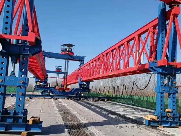 在購買50噸以上架橋機時，應(yīng)該如何考慮成本效益？